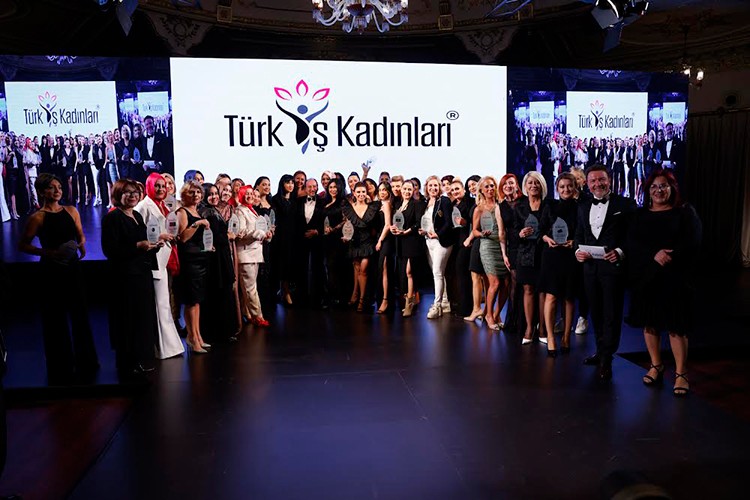 Türk iş kadınları plaket töreninde buluştu