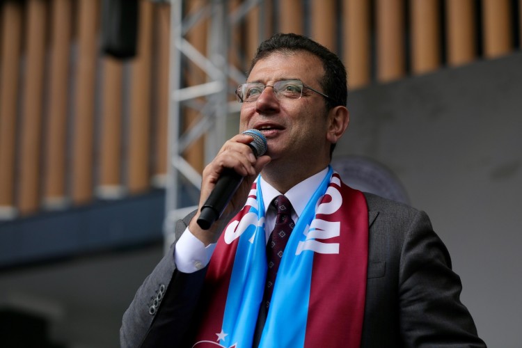 AHMET KAYA'YI MAKAMINDA TEBRİK ETTİ