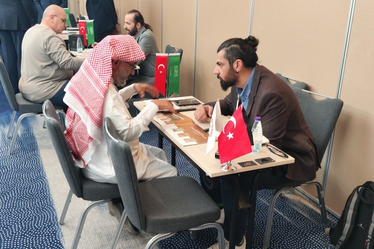 Suudi Arabistan'ın görkemli binalarını Türk doğal taşları süsleyecek Suudiler, doğal taş taleplerini İtalyan ve İspanyollardan Türkiye'ye kaydırıyorlar