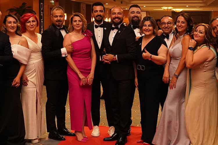 Xaura Global Lansmanı: Yeni Ürünler, Aura Şarkısı ve Büyük Başarılar