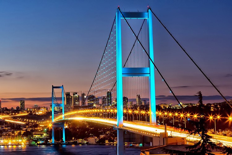 15 Temmuz Şehitler Köprüsü'nden 2,5 milyar araç geçti