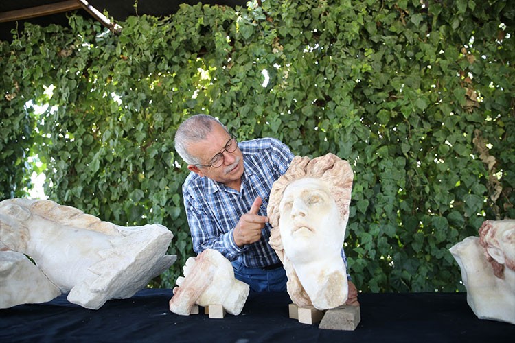 Prof. Dr. Şimşek, Skylla grubu heykelleri anlattı