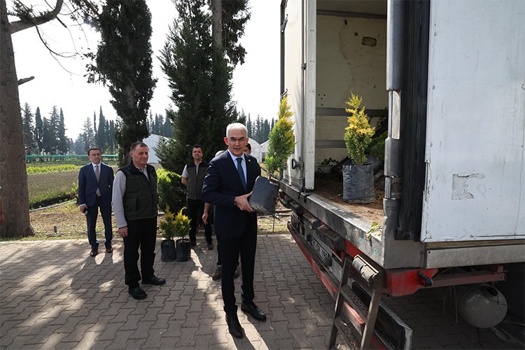 100 bin fidan kardeş ülke için yola çıktı