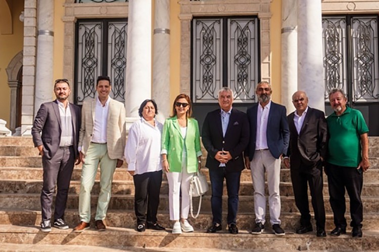 İlk hedefimiz İzmir'e nüfusu kadar turist getirebilmek