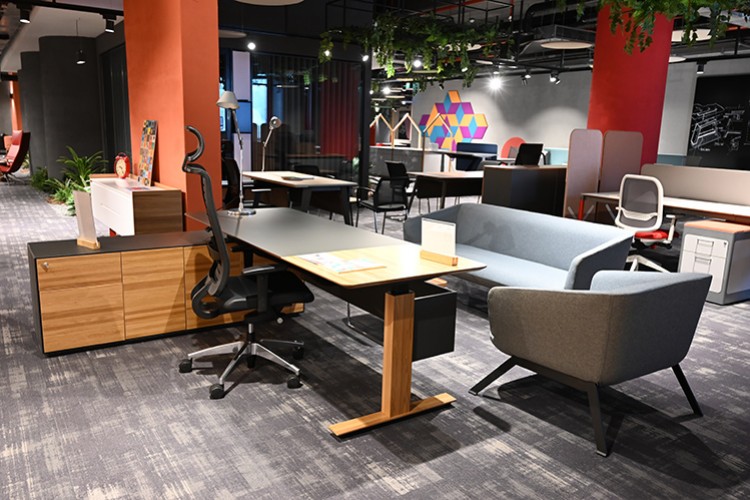 Sağlıklı ofislere dönüşümü başlatıyor