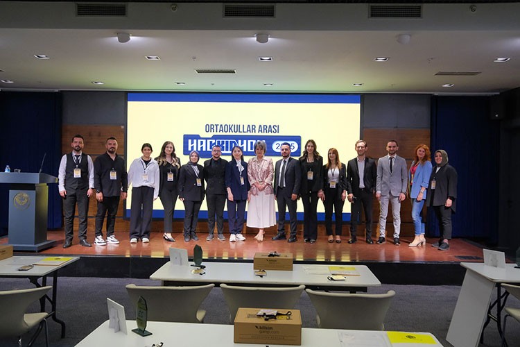 Genç mucitler sahneye çıktı