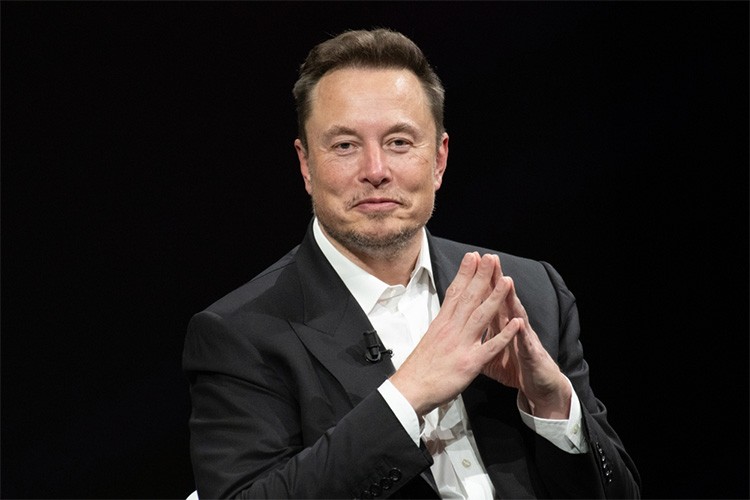 Elon Musk'ın siyasette "aşırı sağ" tavırları pahalıya mal oldu