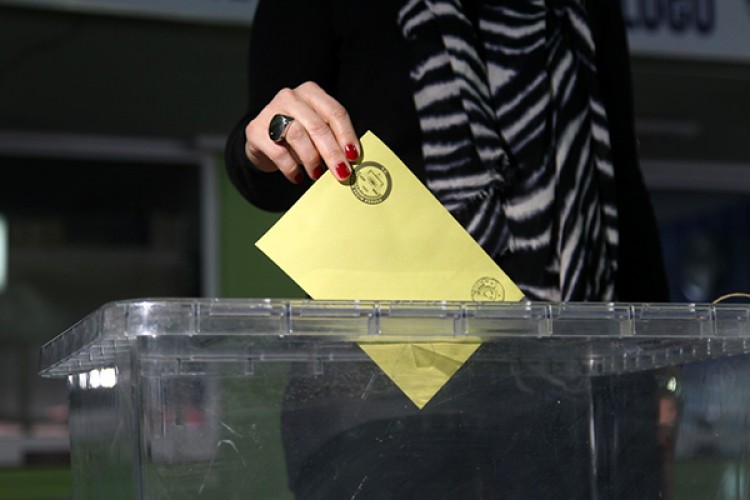 Oy pusulalarını PTT taşıyacak