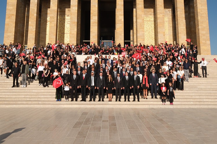 Borusanlılar'dan Cumhuriyetin 100. yılında Anıtkabir'e anlamlı ziyaret