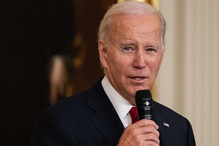 "Orta sınıfın belini bükecek tüm yasaları veto edeceğim"