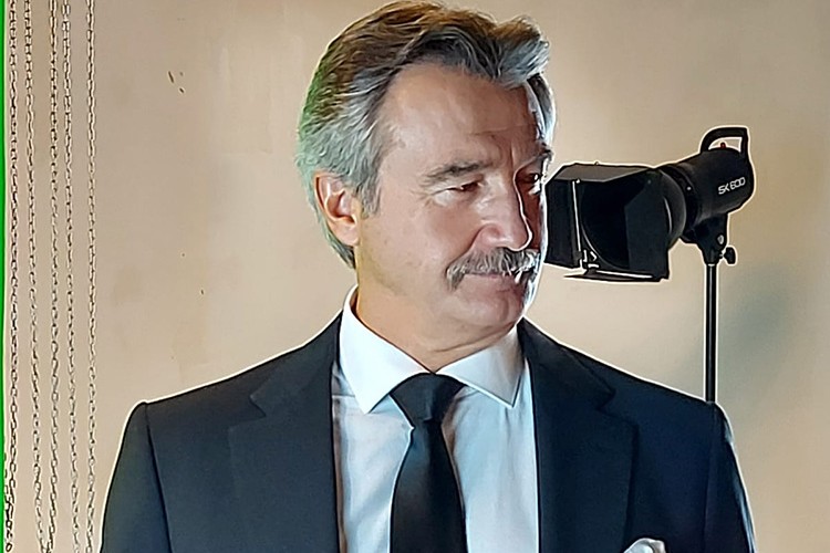 "İşsizliğin ilacı sanayi yatırımı"