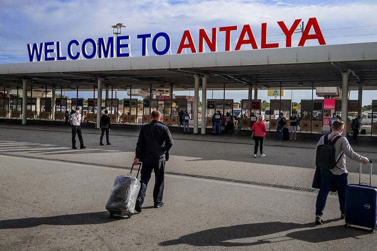 Antalya Havalimanı'nda yolcu sayısında rekor kırıldı