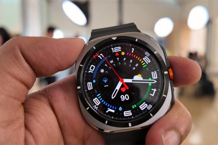 Galaxy Watch Ultra, en çok önerilen akıllı saat seçildi
