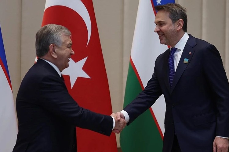 Özbekistan şirketleriyle madencilikte ilerliyoruz