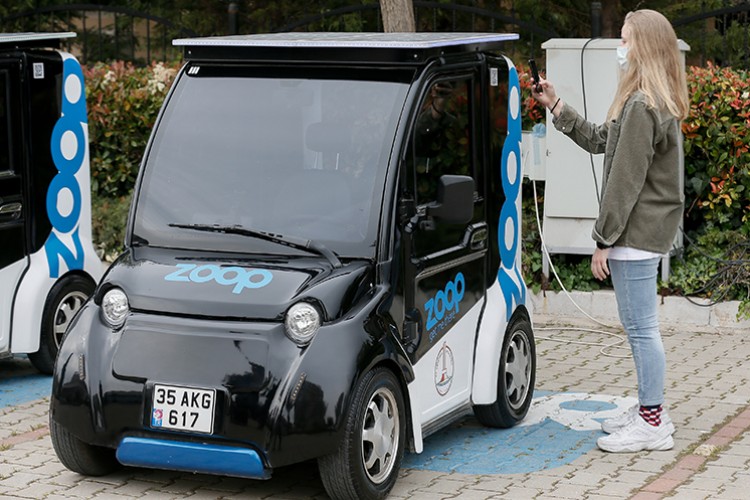 İzmir'de yollara çıktı
