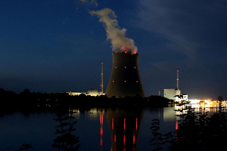 Pakistan'da enerji açığı, halkı zor durumda bıraktı