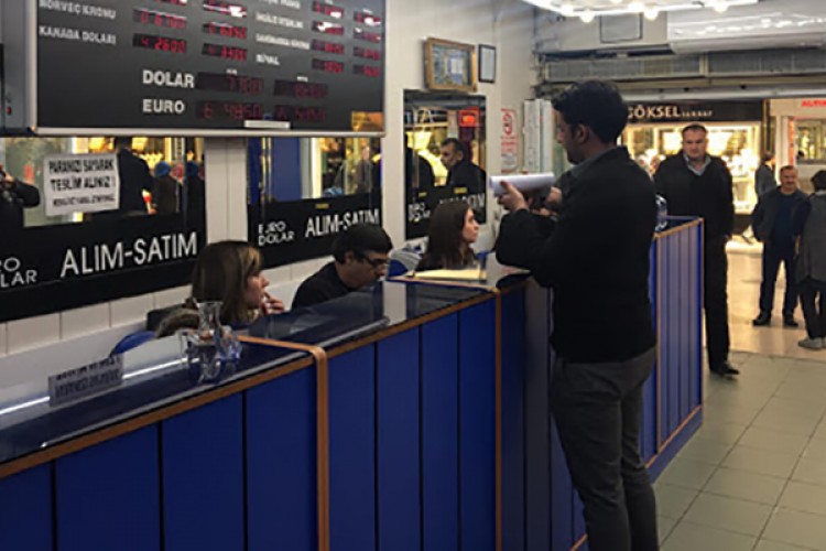 Dolar 34.84'ten açıldı