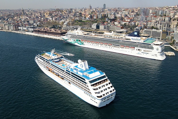 Kruvaziyer yolcu sayısı 2 milyonu aştı