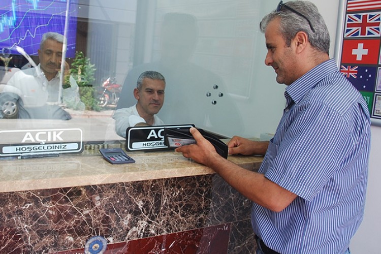 Dolar 14.05'ten açıldı