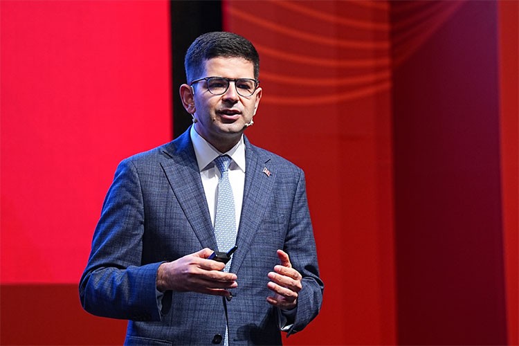 "Türkiye Yüzyılı'nı yatırımların yüzyılı yapmak için çalışıyoruz"