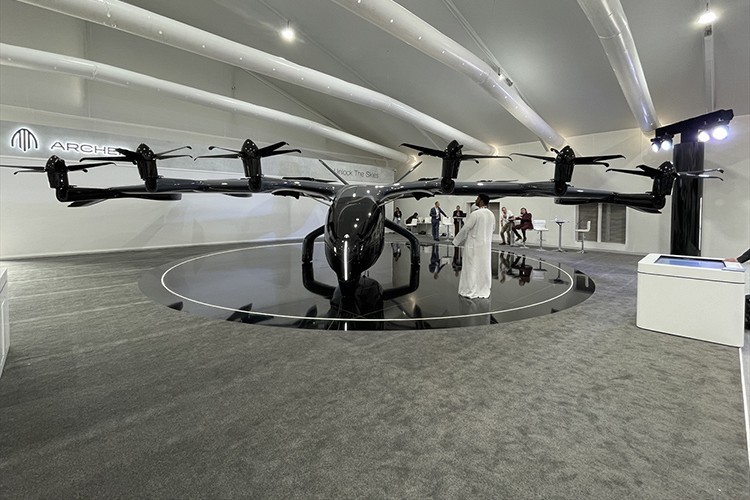 Uçan taksi 10 dakikada 40 kilometrelik rotayı tamamlayabilecek