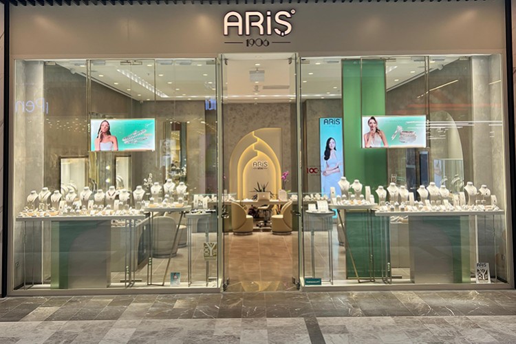 Üçüncü mağazasını Downtown AVM'de açtı