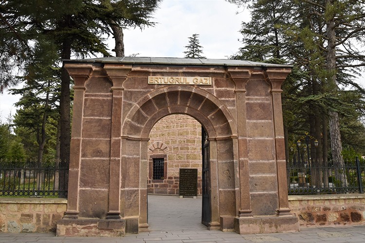 Ertuğrul Gazi Türbesi'ne yurt dışından büyük ilgi