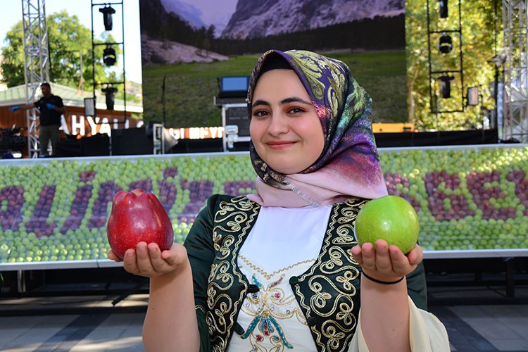 "Yahyalı Elma ve Turizm Festivali"nin ikincisi yapıldı