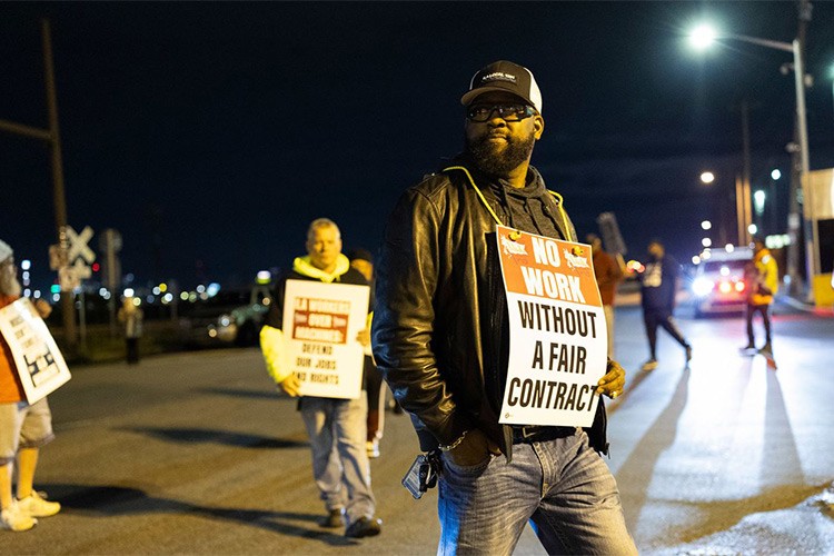 ABD'nin doğu ve güney limanlarında çalışan işçiler greve gitti