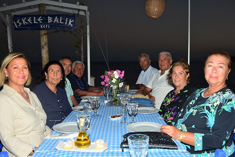 48. yıla özel seramikli pasta