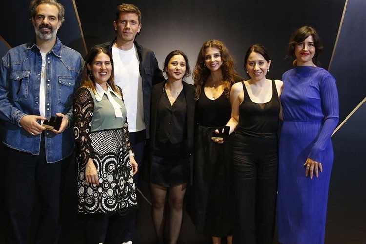 Efife ödüllerinden altınla döndü