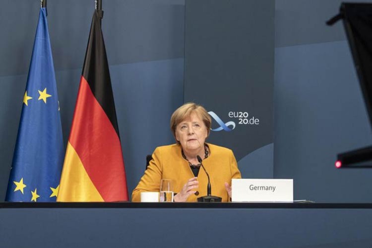 Merkel'den aşı çağrısı