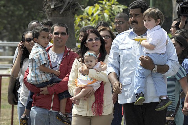 ABD'den Maduro'nun aile üyelerine yaptırım