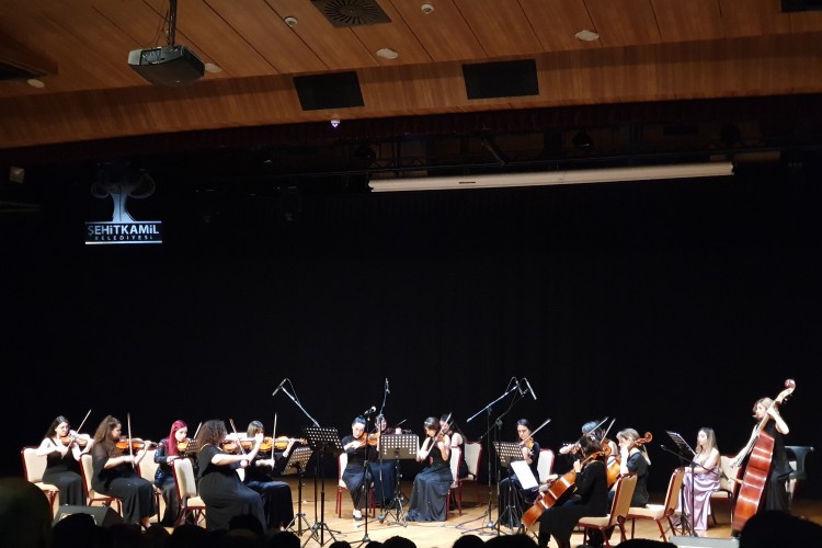 OLTEN FİLARMONİ ORKESTRASI, GAZİANTEP'TE DUYGUSAL VE UNUTULMAZ BİR GECE YAŞATTI