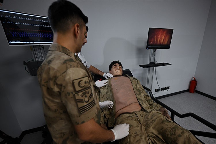 Jandarma sıhhiye personeline eğitim veriliyor