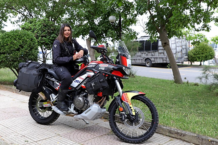 Gülşah Merve Yüksel Motosikletiyle Dünya Turuna Başladı