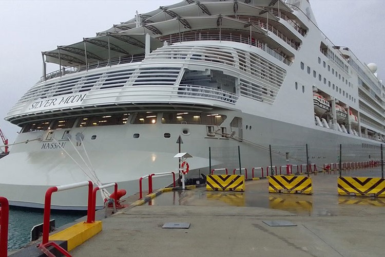 Antalya, 48 kruvaziyerle gelen 59 binden fazla yolcuyu ağırladı