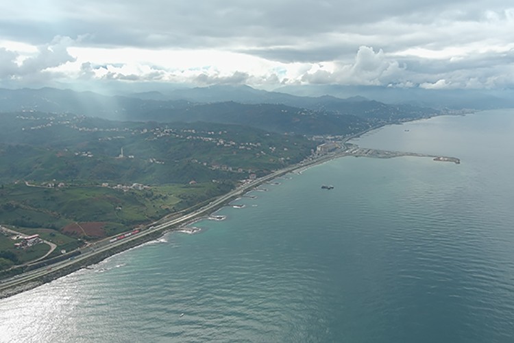 İyidere Lojistik Limanı'nın 18 ayda tamamlanması hedefleniyor