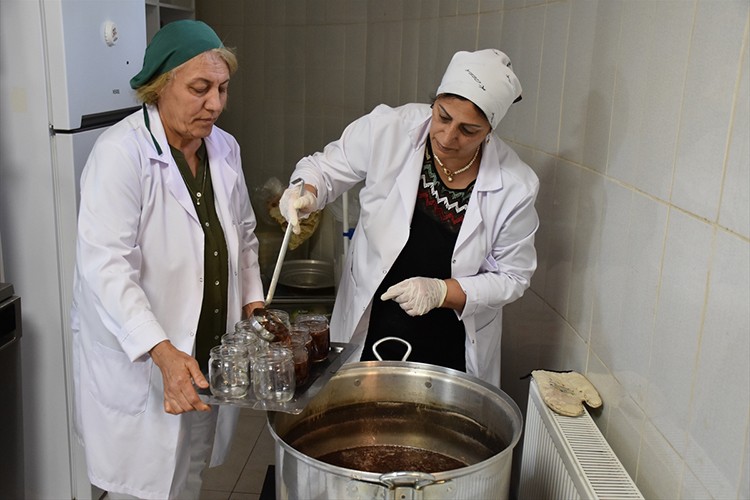 Ordu'da kooperatif çatısı altında üretim yapan kadınlar