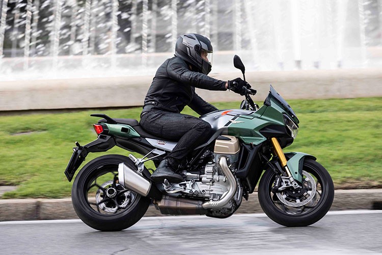 İtalyan Moto Guzzi Motobike İstanbul'da