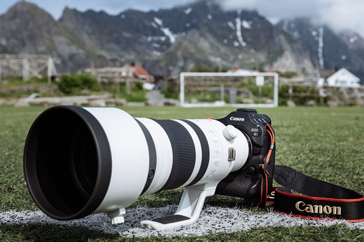 Canon'dan EOS R1 ve geliştirilmiş yeni EOS R5 Mark II