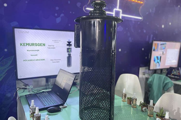 Zararlı böcekleri ilaç kullanmadan yok eden cihaz