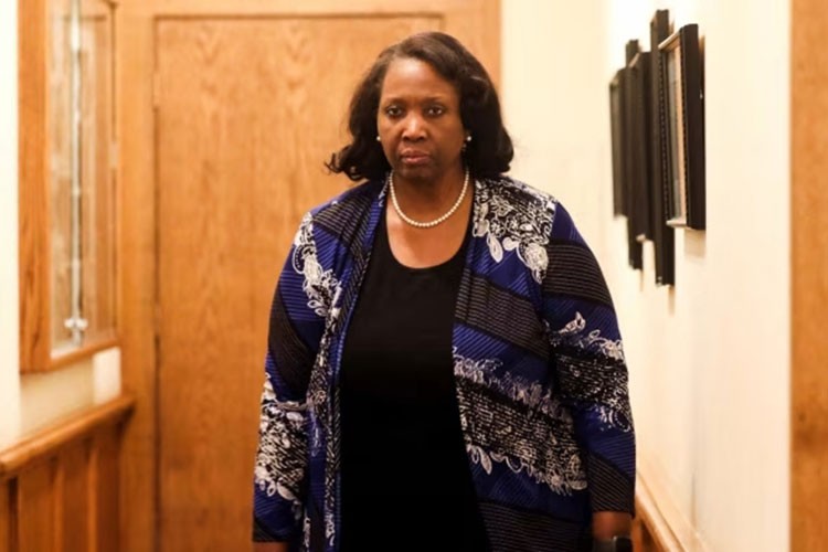 Cook, Trump'a karşı dava açacak