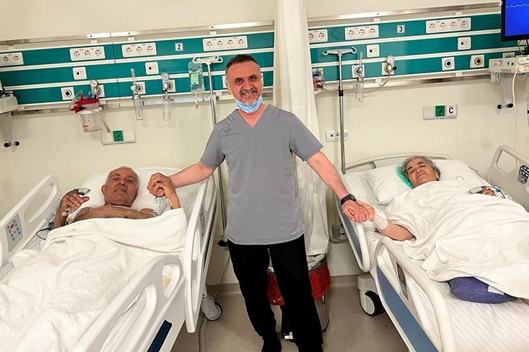 Kalp hastası çiftin aynı gün çifte mutluluğu