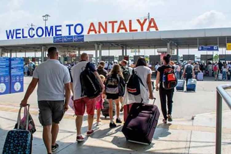 Antalya'ya bu yıl gelen yabancı turist sayısı 1 milyonu aştı