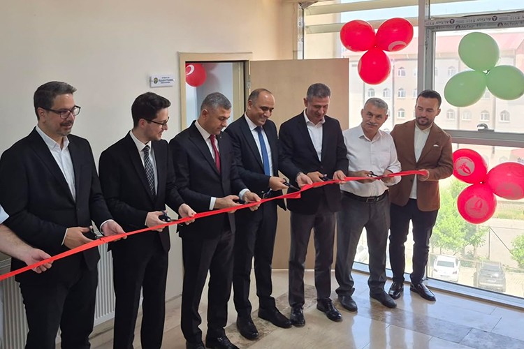 Kuveyt Türk, Muş'ta bilgisayar laboratuvarı açtı