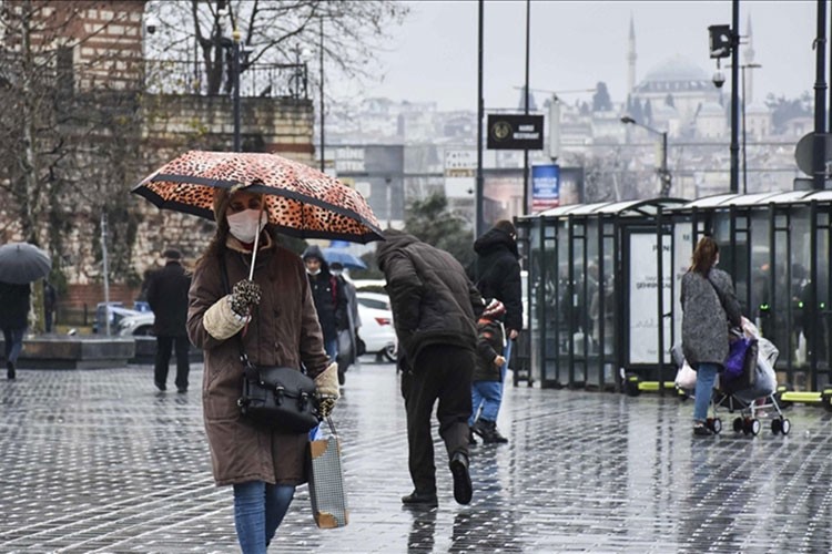 Fırtına, toz taşınımı ve kuvvetli yağış etkili oldu