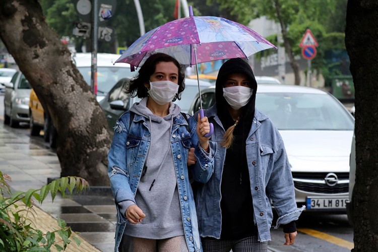 Salgın kadınların ruh halini ve ekonomisini bozdu
