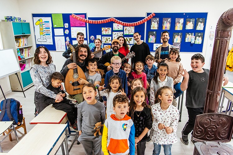 Müzikle fark yaratıyor