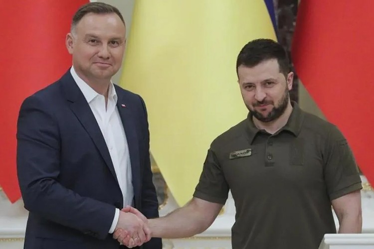 Duda, Zelenskiy ile görüşmek üzere Kiev'e gitti